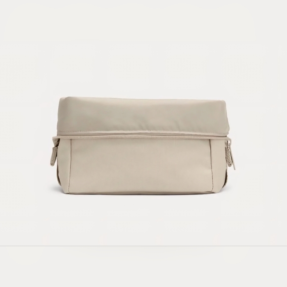 NWT Everlane The ReNew Transit Catch-All Case, Warm Quartz - Picture 2 of 5